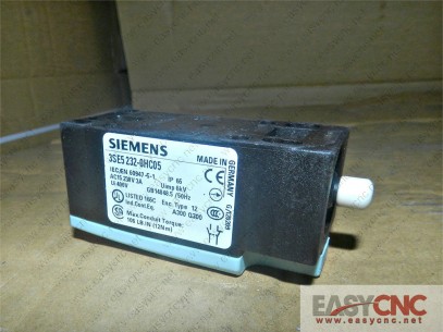 3SE5232-OHC05 SIEMENS Limit Switch USED