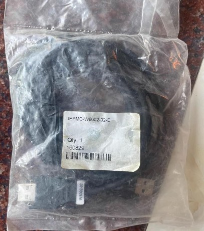 JEPMC-W6002-02-E Yaskawa Communication Cable 2M NEW