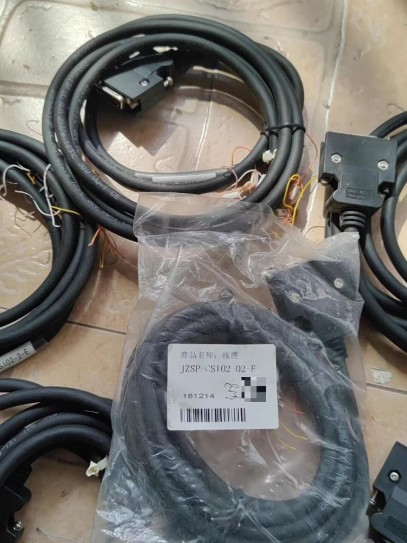 JZSP-CSI02-02-E Yaskawa Signal Cable 2M NEW