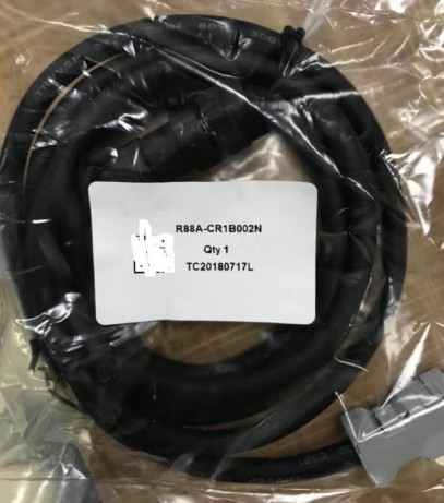 R88A-CR1B002N Omron Servo Power Cable 2M NEW