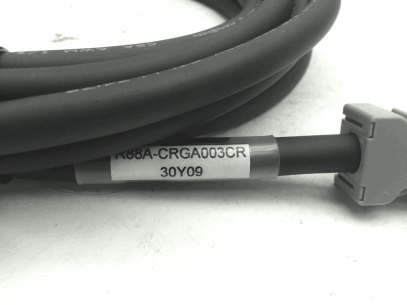 R88A-CRGA003CR Omron Cable 3M NEW