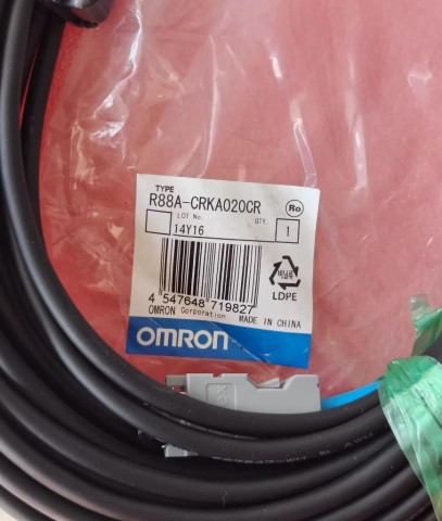 R88A-CRKA020CR Omron Cable 20M NEW