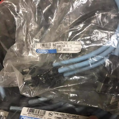 XS5W-T421-AMD-K Omron Connector Cable 0.3M NEW
