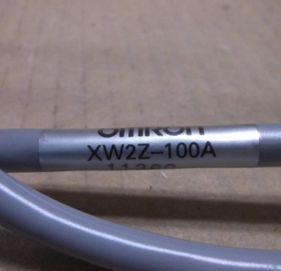 XW2Z-100A Omron Cable 1M NEW