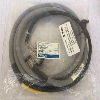 XW2Z-200D Omron Cable 2M NEW