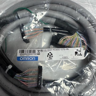 XW2Z-RO300C-275-MN Omron Connector Cable NEW