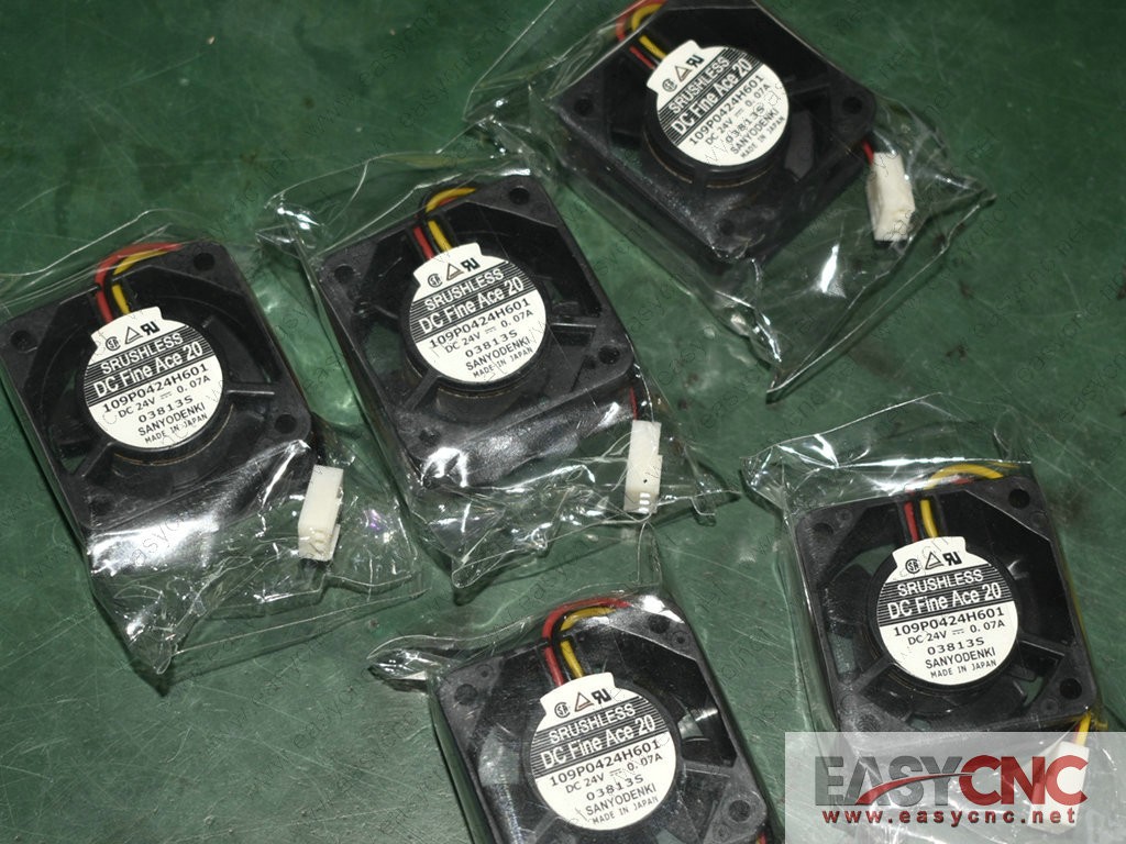 109P0424H601 Sanyo fan new