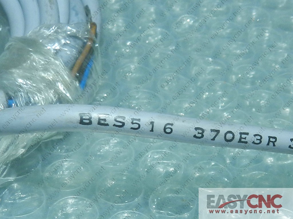BES516370E3R3331B BALLUFF proximity switch new