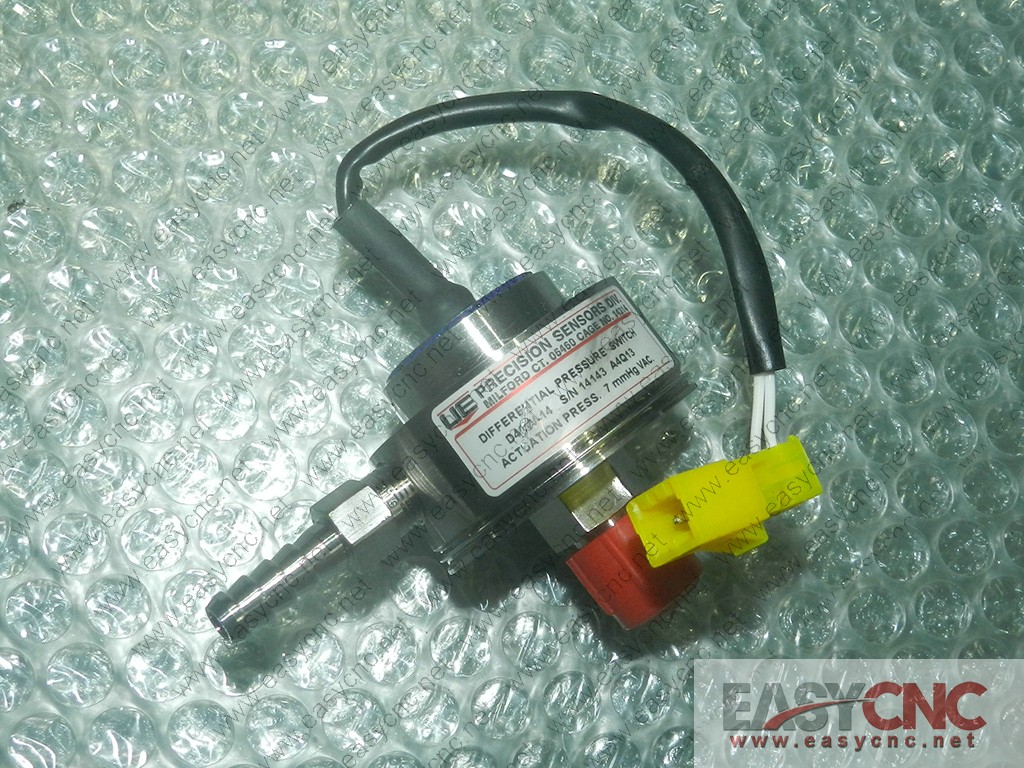D40W-14 Ue precision sensor used
