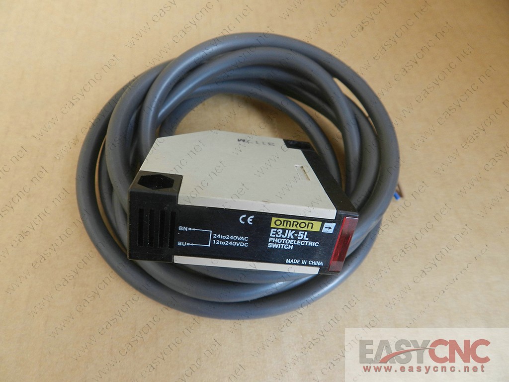 E3JK-5L Omron built-in power supply photoelectric sensor new
