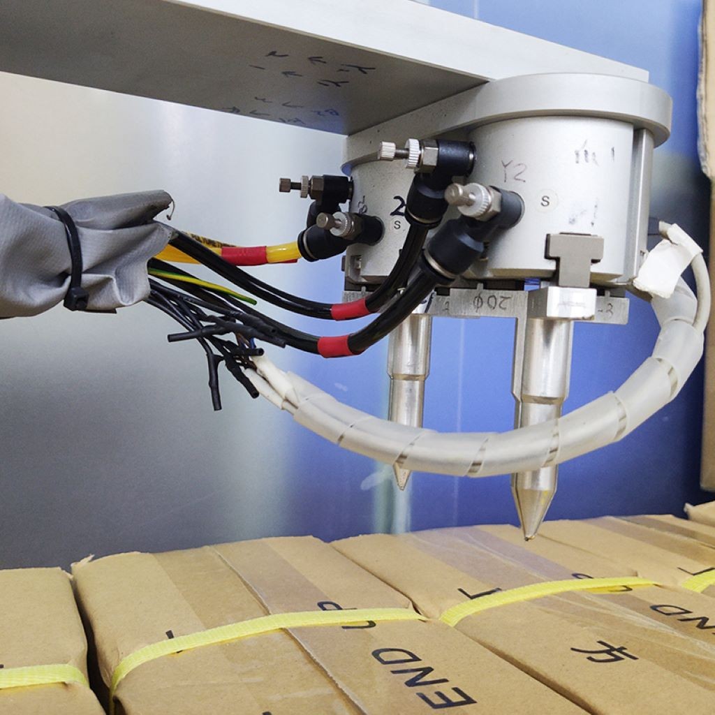 EASYCNC ONLINE SHOPPING A05B-1221-B402 FANUC Robot Arm M-10iA Used
