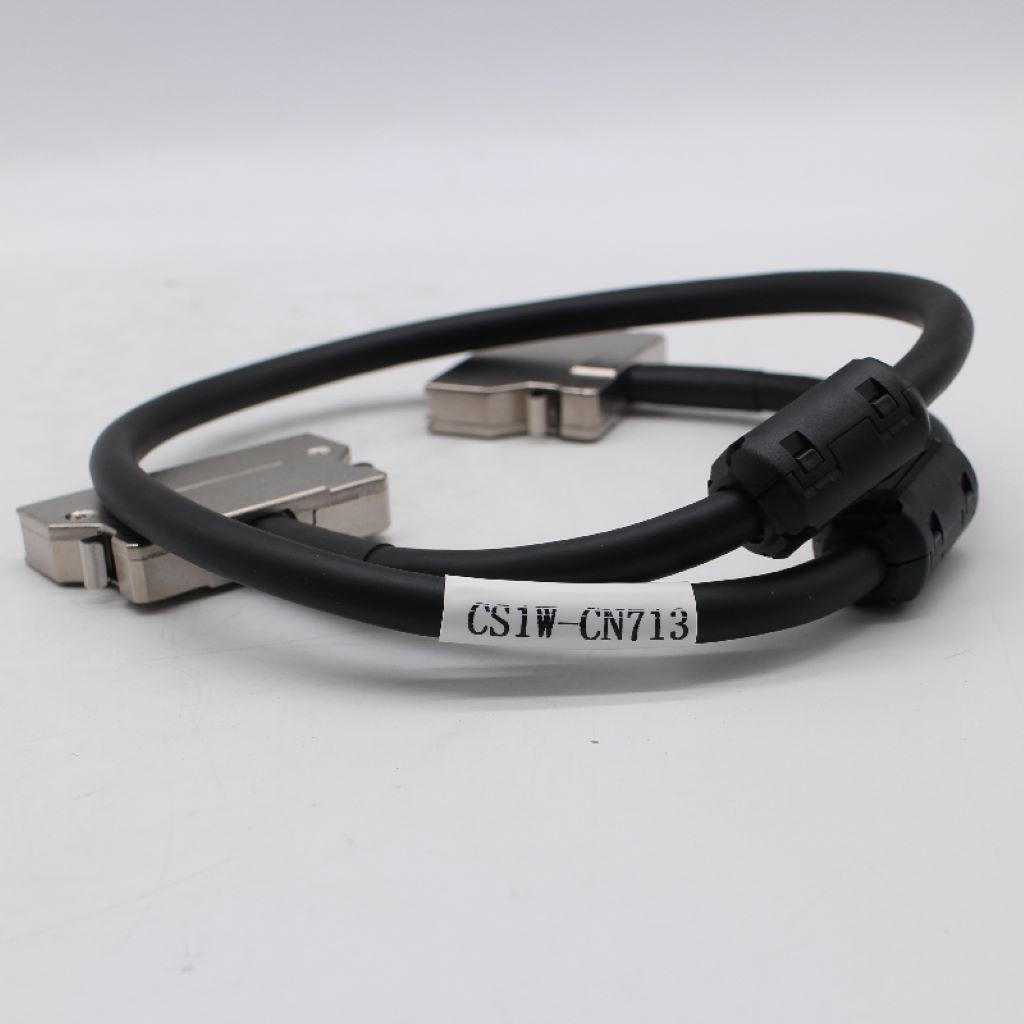CS1W-CN713 Omron Connecting Cable 0.7M NEW