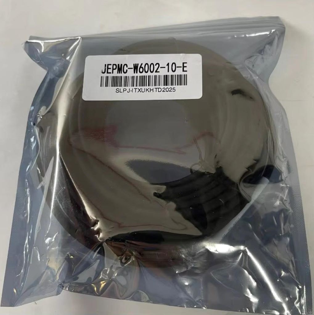 JEPMC-W6002-10-E Yaskawa Communication Cable 10M NEW