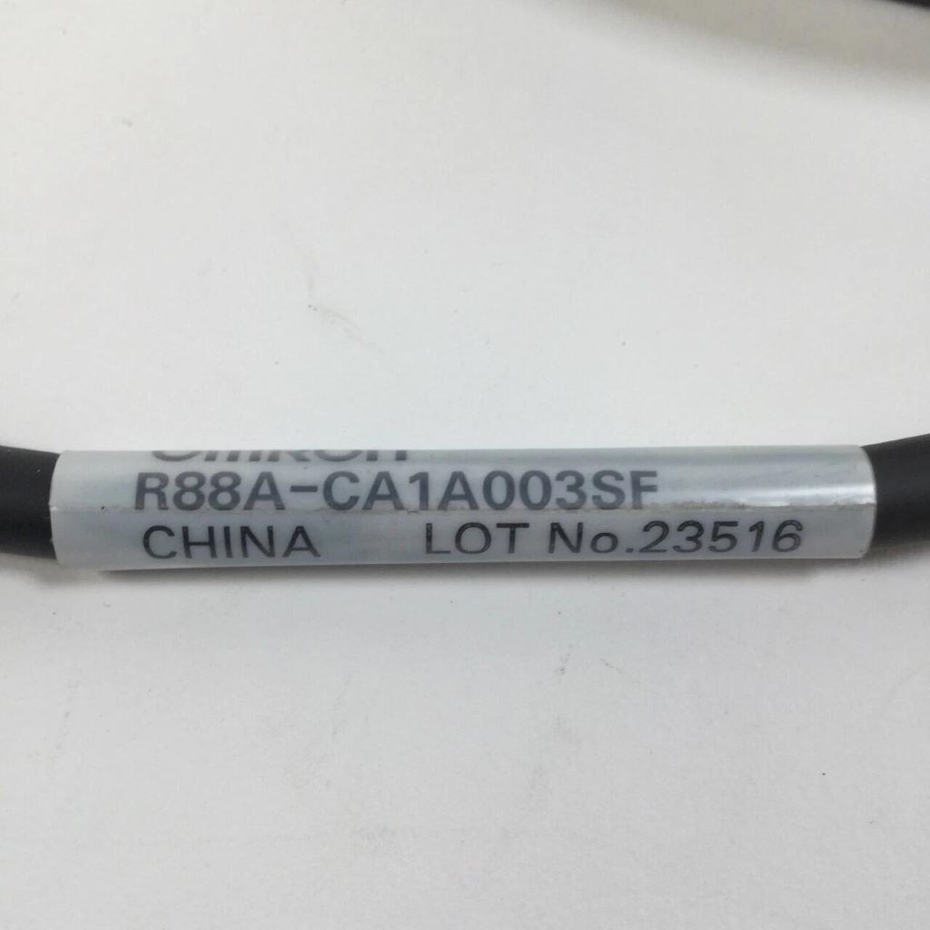 R88A-CA1A003SF Omron Power Cable 3M NEW