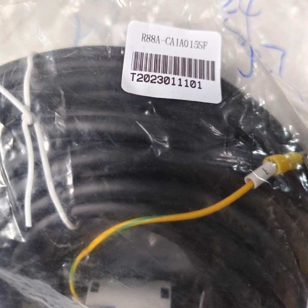 R88A-CA1A015SF Omron Power Cable 15M NEW