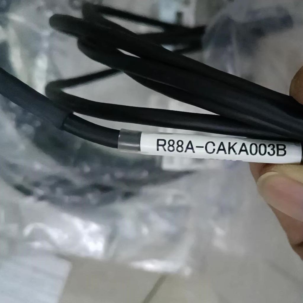 R88A-CAKA003B Omron Brake Cable 3M NEW