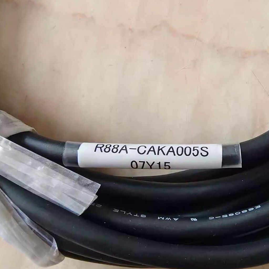 R88A-CAKA005S Omron Cable 5M NEW