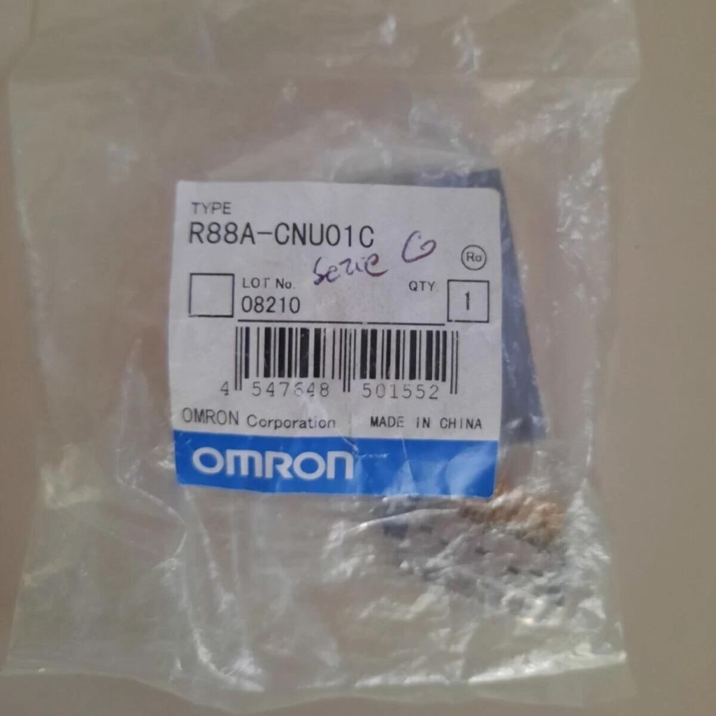 R88A-CNU01C OMRON Control Connector NEW