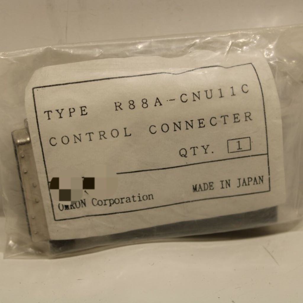 R88A-CNU11C OMRON Control Connector NEW