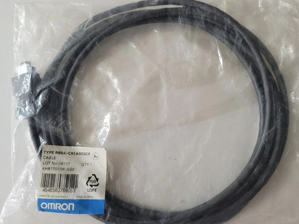 R88A-CR1A003CF Omron Cable 3M NEW