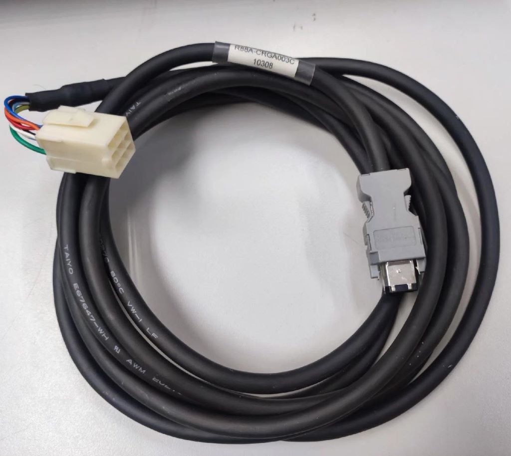 R88A-CRGA003C Omron Servo Cable 3M NEW