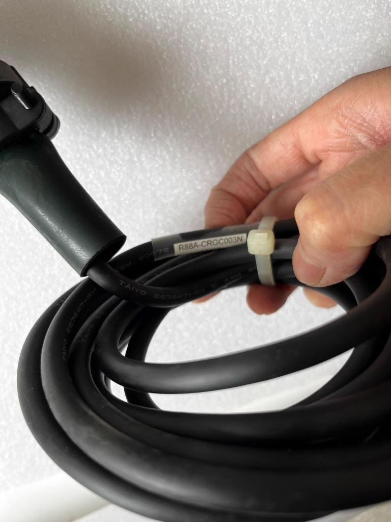 R88A-CRGC003N Omron Cable 3M NEW