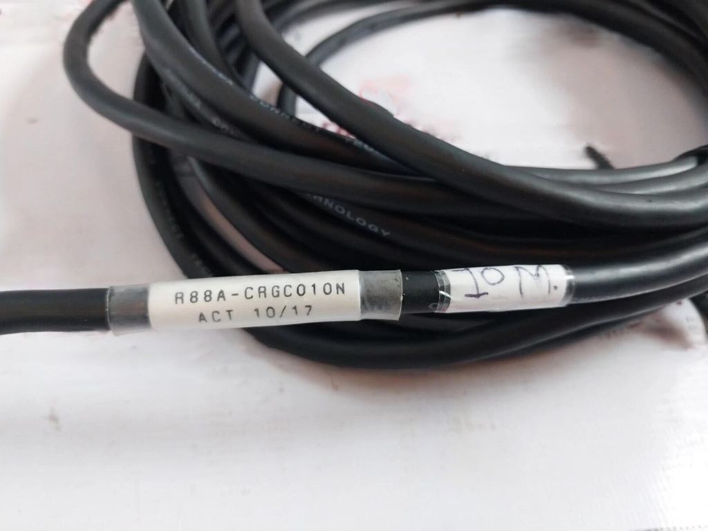 R88A-CRGC010N Omron Cable 10M NEW
