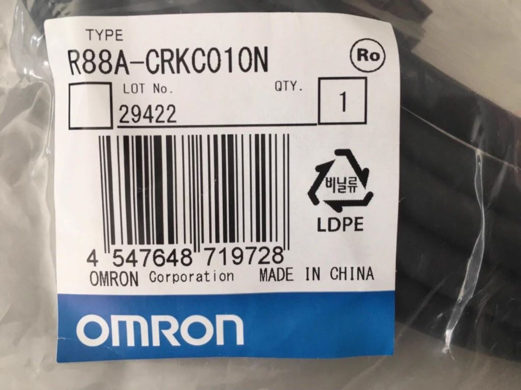R88A-CRKC010N Omron Servo Encoder Cable 10M NEW