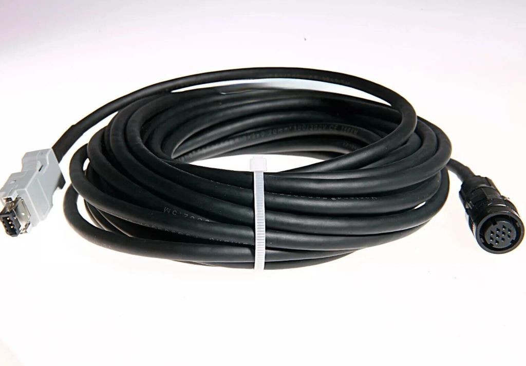 R88A-CRKC010NR Omron Encoder Cable 10M NEW