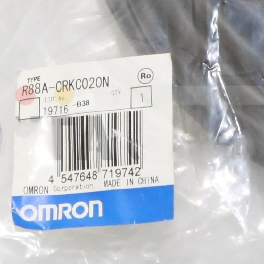 R88A-CRKC020N Omron Servo Encoder Cable 20M NEW