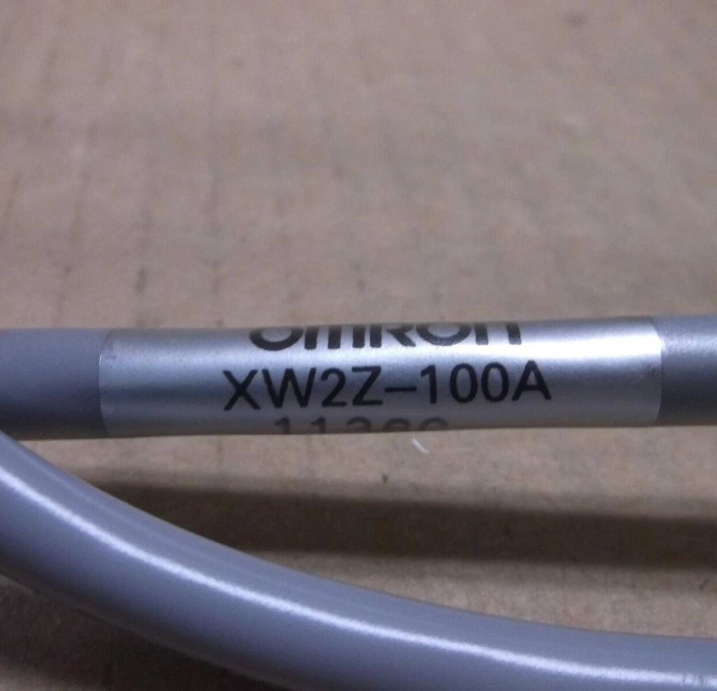 XW2Z-100A Omron Cable 1M NEW