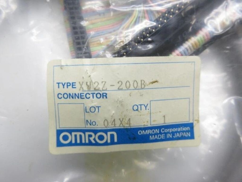 XW2Z-200B Omron Cable 2M NEW