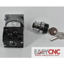 K1SD217B7XS SCHNEIDER Cam Switch With Key NEW