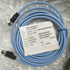 XS5W-T421-GMD-K Omron Connector Cable 5M NEW