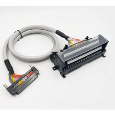 XW2D-40G5 Omron Terminal Block Witn 0.5M/1M/1.5M/2M/3M/5M Cable NEW